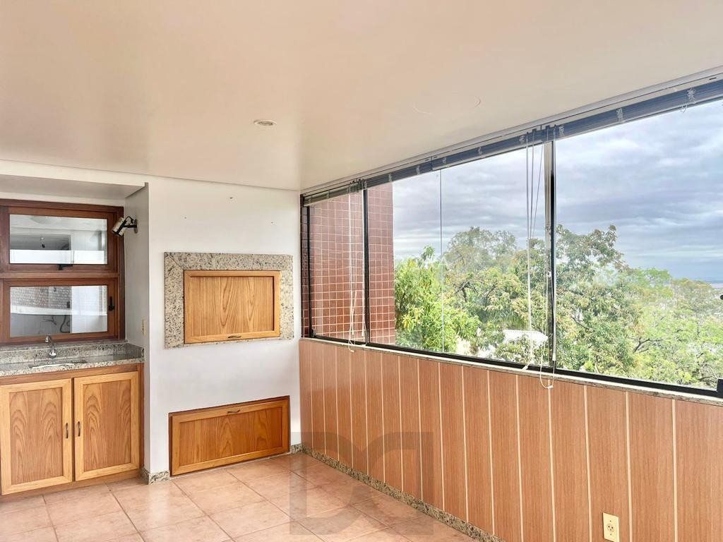 Apartamento de 4 dormitórios e 184m² à venda em Menino Deus, Porto Alegre. — foto 3