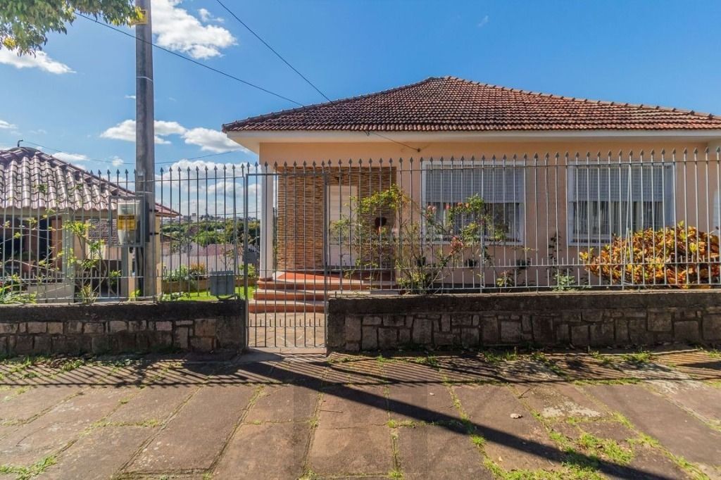 Casa de 3 Dormitório(s) Bairro Jardim Itu - Porto Alegre — foto 2