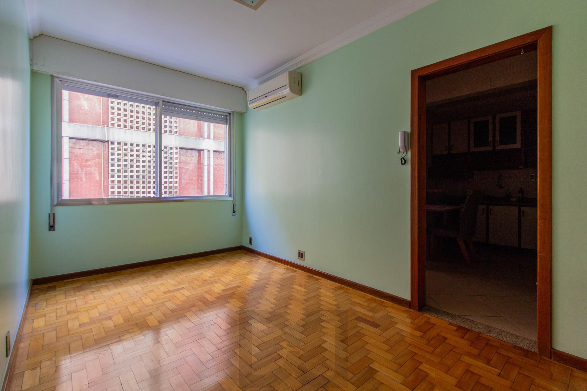 Apartamento de 2 dormitórios no bairro Centro Histórico - Porto Alegre — foto 1