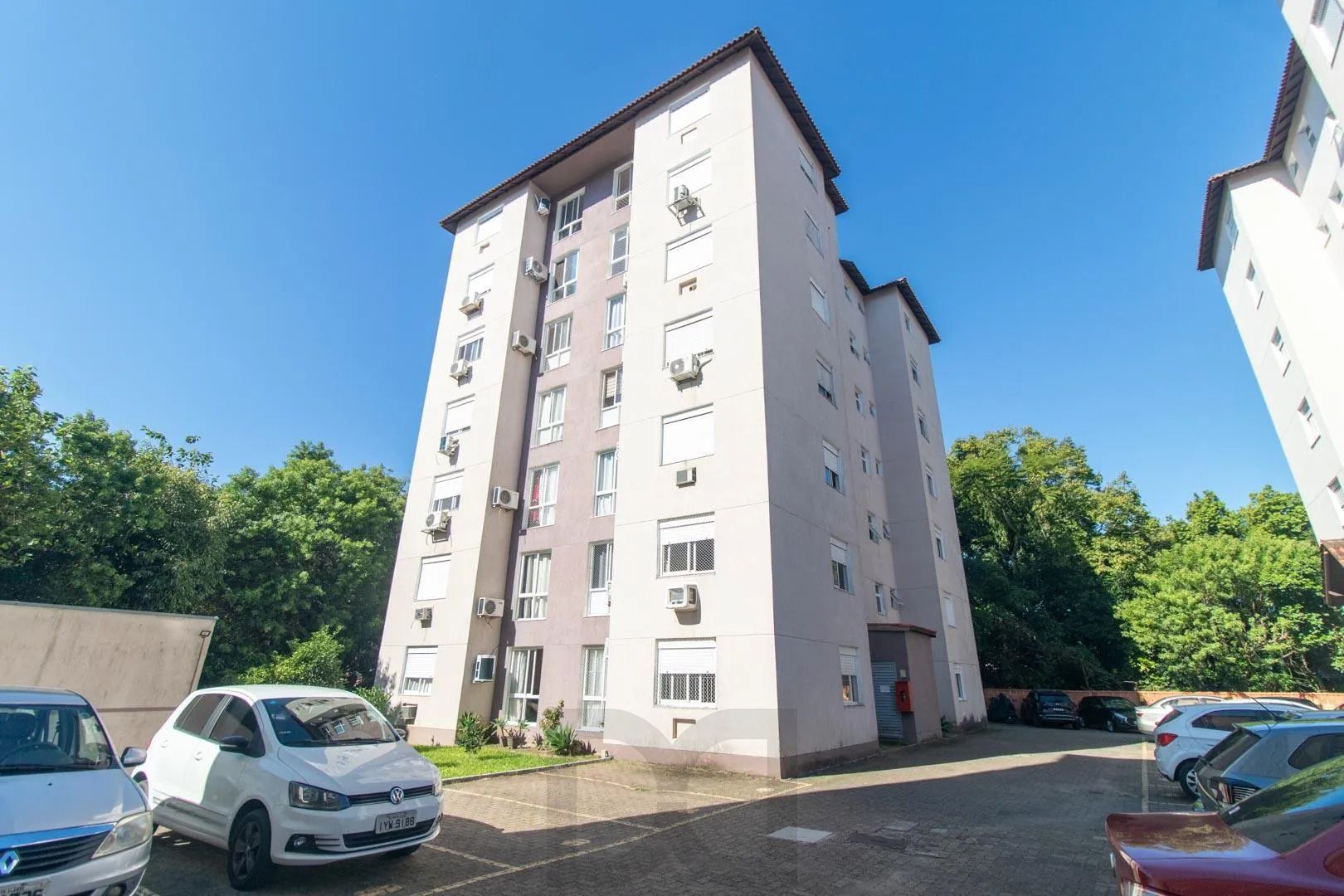 Apartamento de 2 dormitórios com 1 vaga de garagem. Prédio com elevador. Bairro Cristal — foto 28