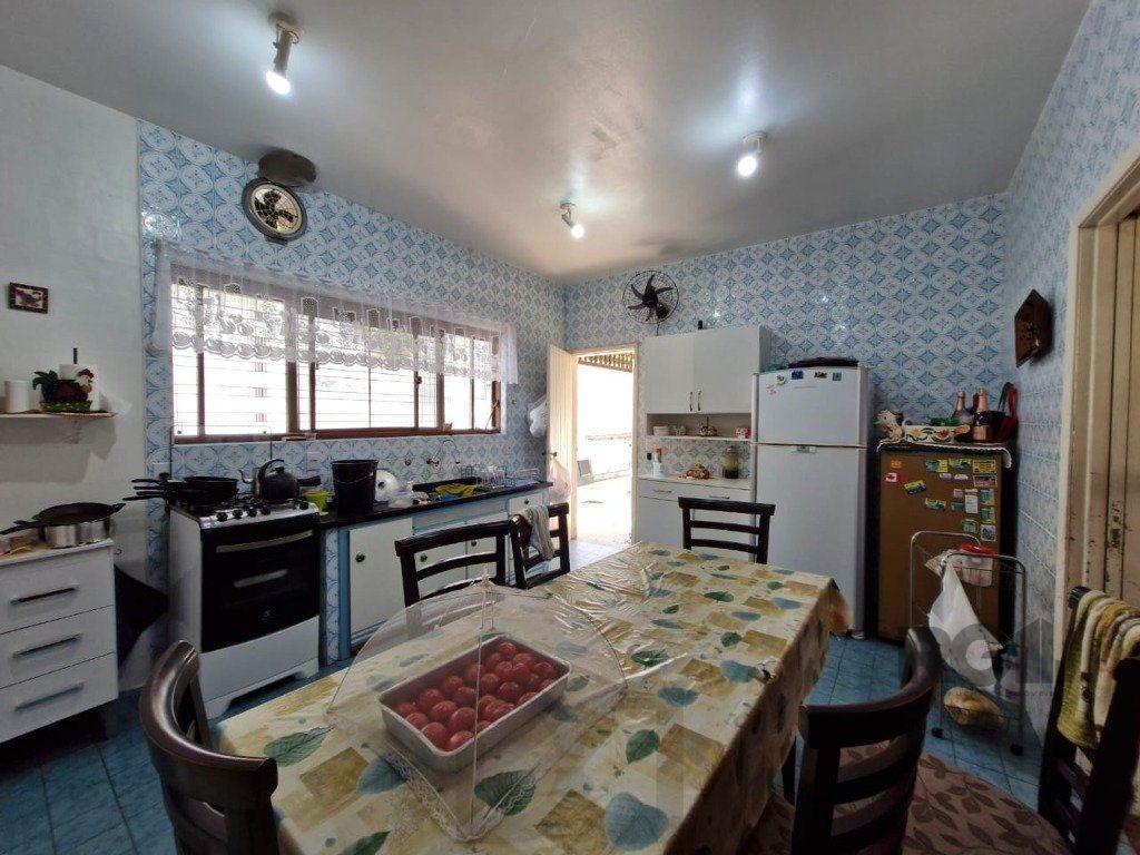 Casa 4 Dormitórios Bairro Teresópolis — foto 12