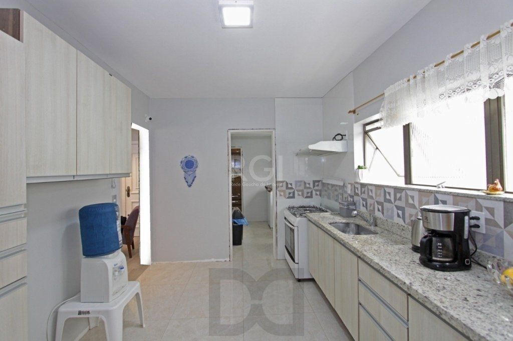 Apartamento 123m² - 3 dormitórios, 1 suíte e 1 vaga de garagem no bairro Petrópolis — foto 12