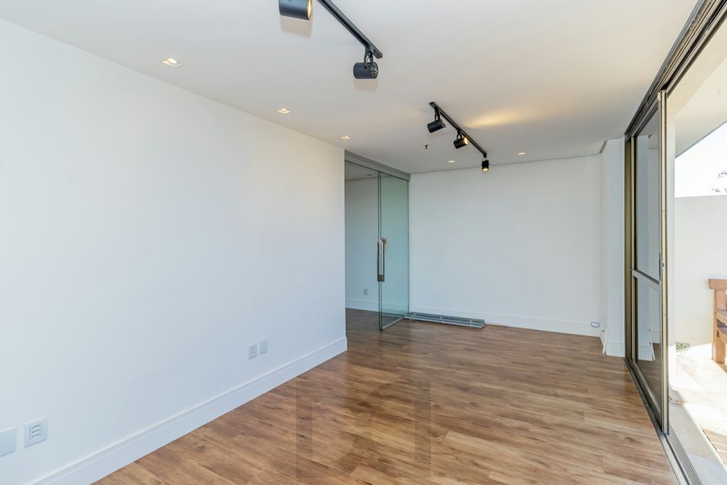 Sala / Conjunto Comercial à venda no Bairro Moinhos de Vento - Porto Alegre — foto 9