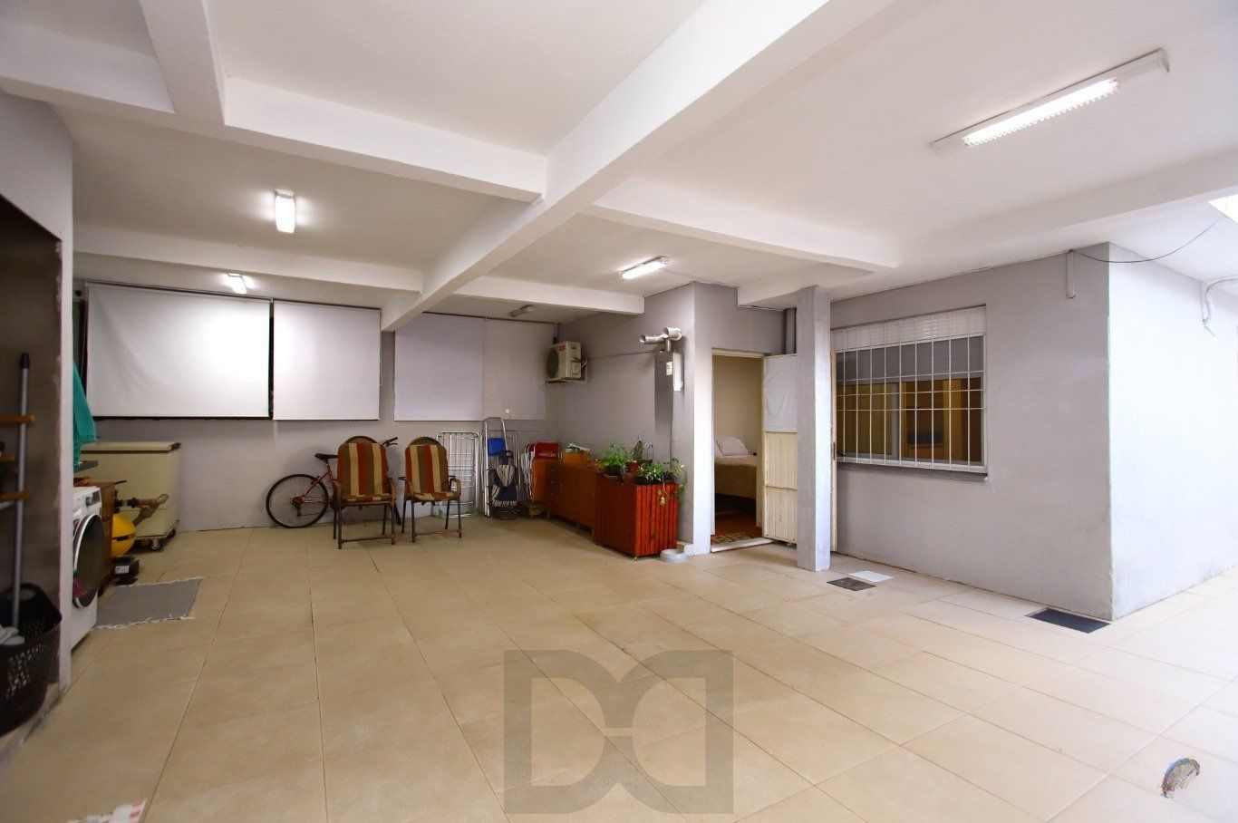 Casa com Edícula nos fundos, total de 5 dormitórios no Bairro gloria. — foto 23