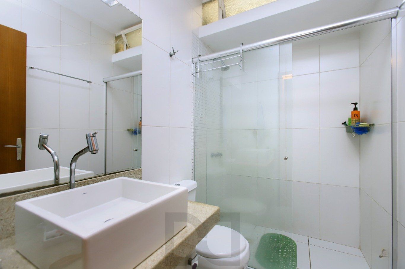 Casa com Edícula nos fundos, total de 5 dormitórios no Bairro gloria. — foto 19