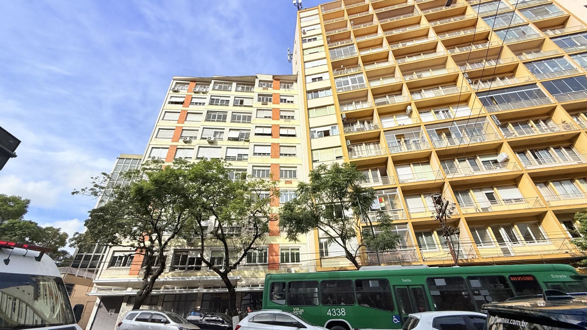 Apartamento de 2 dormitorios á venda no Bairro Centro Histórico. — foto 24