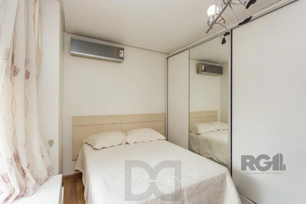 Casa com 3 dormitórios no bairro Jardim Lindóia — foto 24