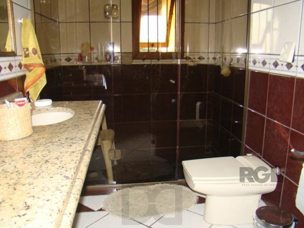 Casa de 370m² - 4 dormitórios, 2 suítes e 4 vagas de garagem no bairro Espírito Santo — foto 16
