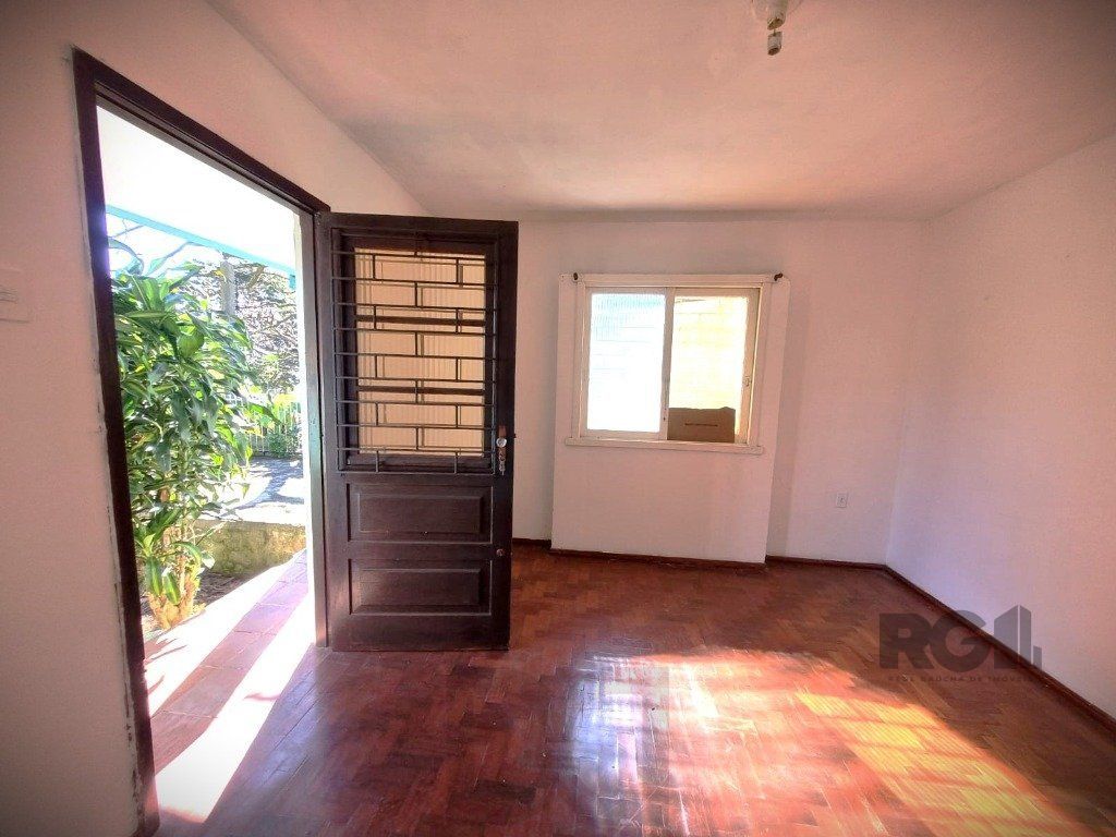 Casa 4 Dormitório(s) Bairro Nonoai — foto 6