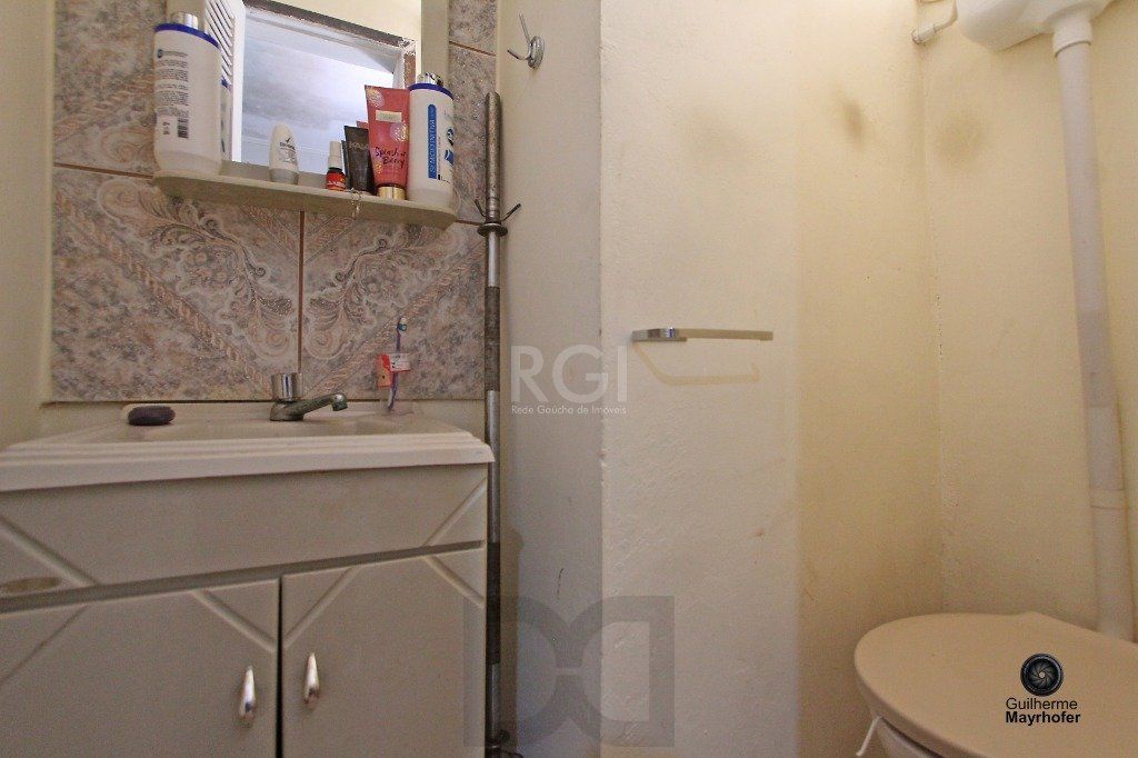 Casa para Venda - 300m², 6 dormitórios, sendo 1 suites, 3 vagas - Menino Deus — foto 31