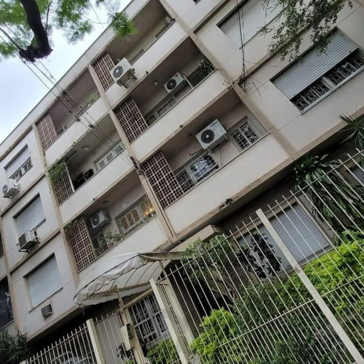 Apartamento de 2 dormitorios à venda em Rio Branco, Porto Alegre. — foto 1