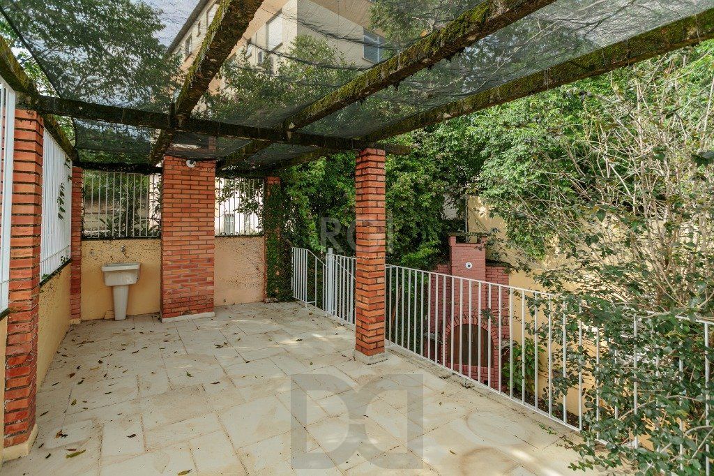 Casa 3 Dormitório(s) Bairro Teresópolis — foto 6