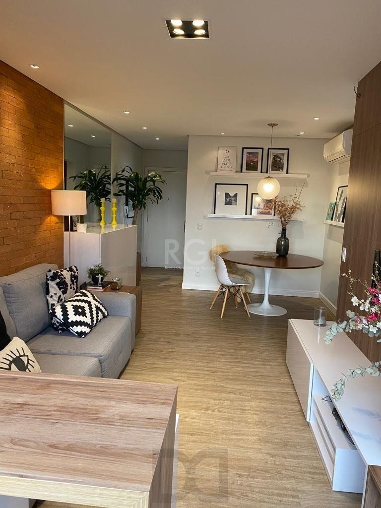 Excelente apartamento mobiliado de 2 dormitórios e 1 vaga de garagem — foto 1