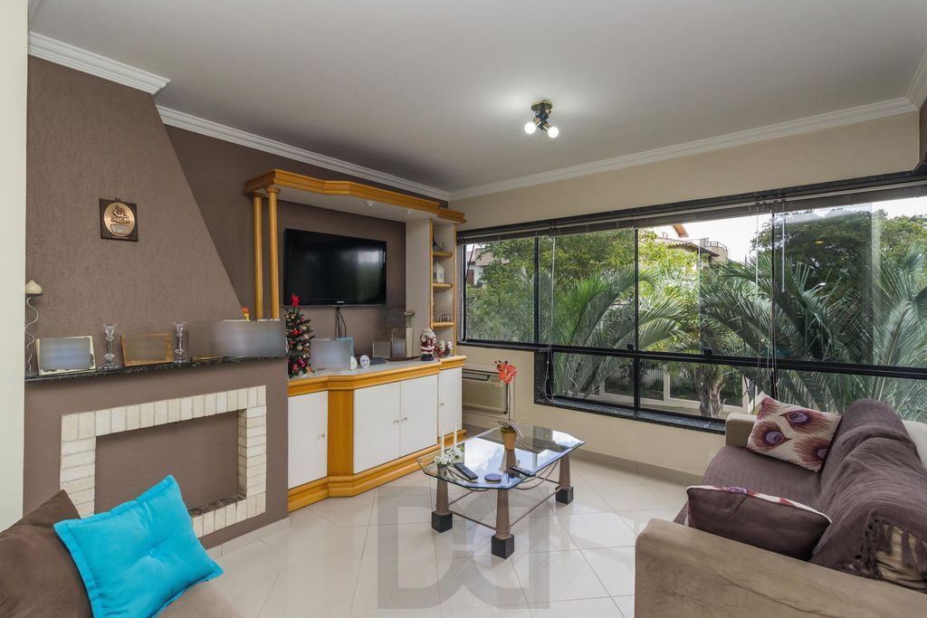 Apartamento de 3 dormitórios no bairro Jardim Itu Sabará - Porto Alegre — foto 1