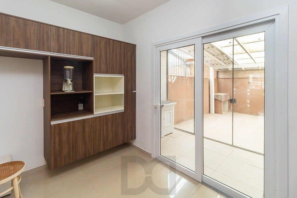 Casa de 2 dormitórios no Bairro Guarujá - Porto Alegre — foto 7