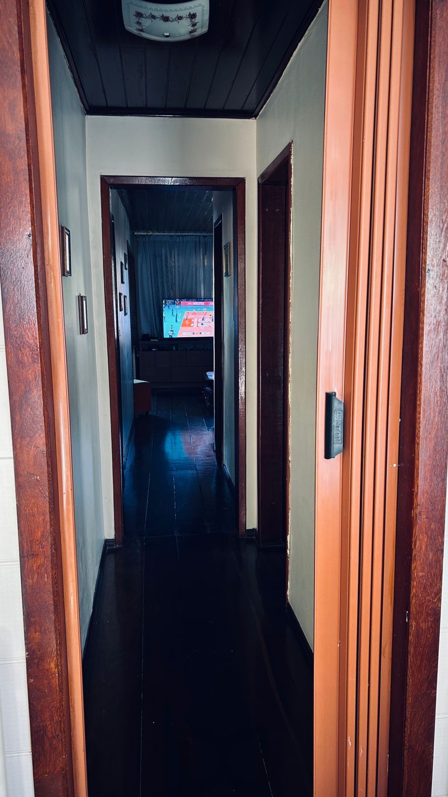 Casa com 2 dormitórios e edícula nos fundos no Bairro Nonoai — foto 11