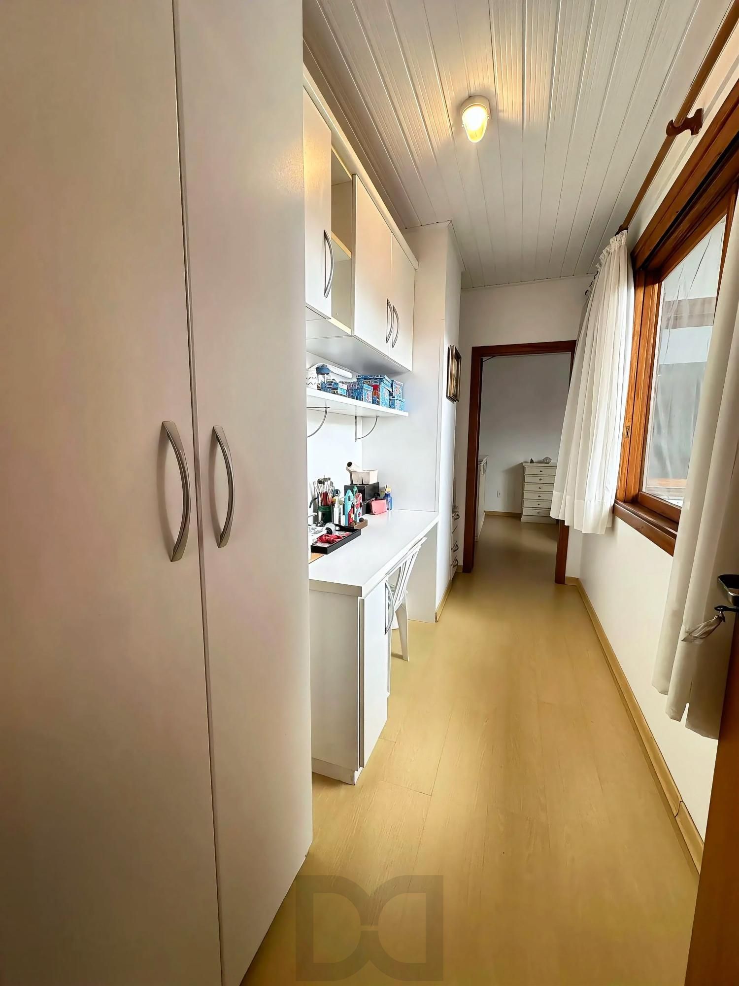 Casa com 4 dormitórios e 309m² à venda em Floresta, Porto Alegre. — foto 12