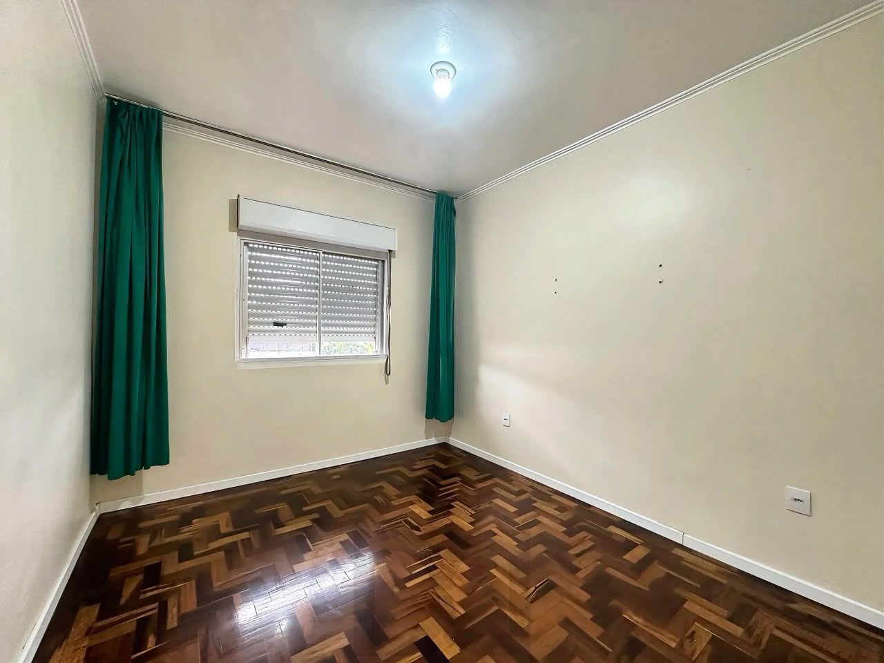 Apartamento 02 dormitórios, Dependência empregada completa, reformado — foto 7