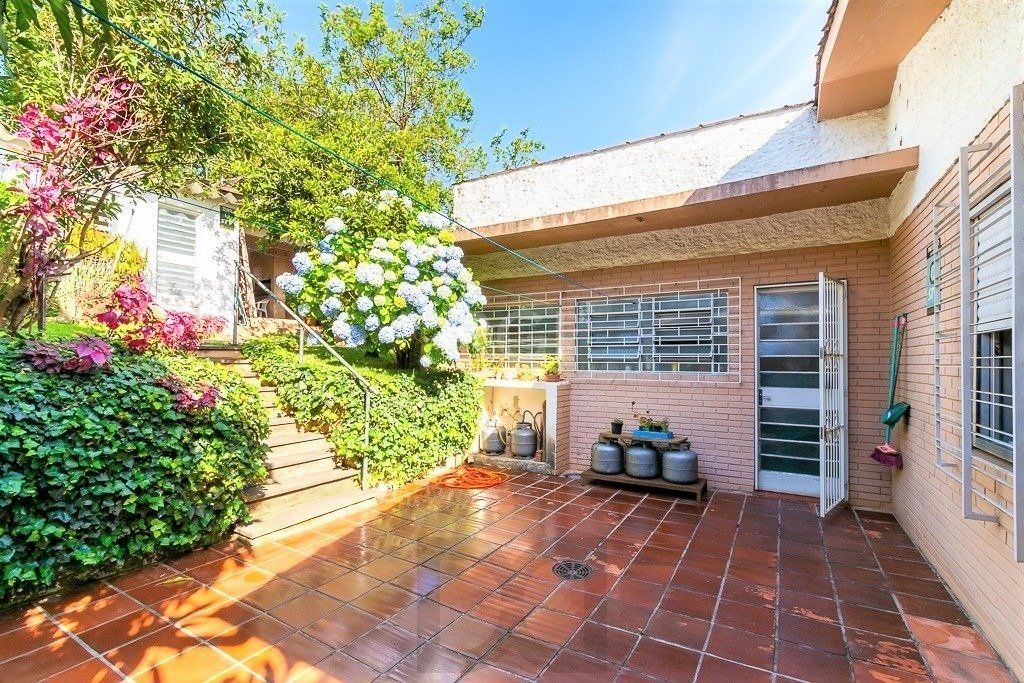 Casa de 424m² no Bairro Chácara Das Pedras — foto 37