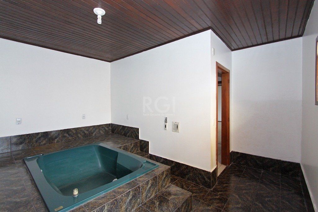 Casa para Locação/Aluguel - 240m², 4 dormitórios, 6 vagas - Nonoai — foto 31