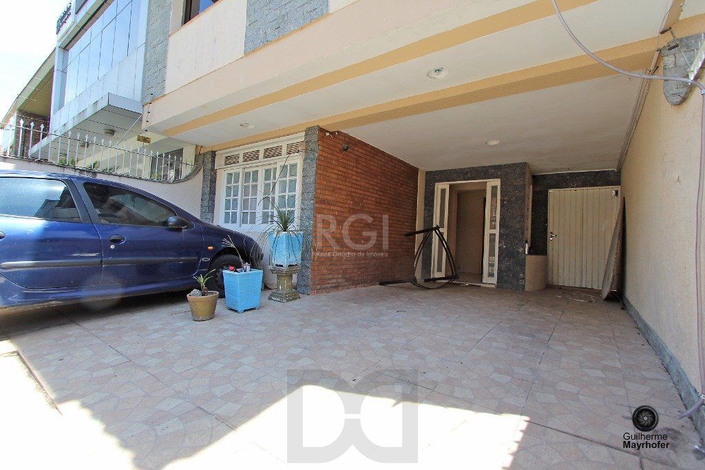 Casa para Venda - 300m², 6 dormitórios, sendo 1 suites, 3 vagas - Menino Deus — foto 2