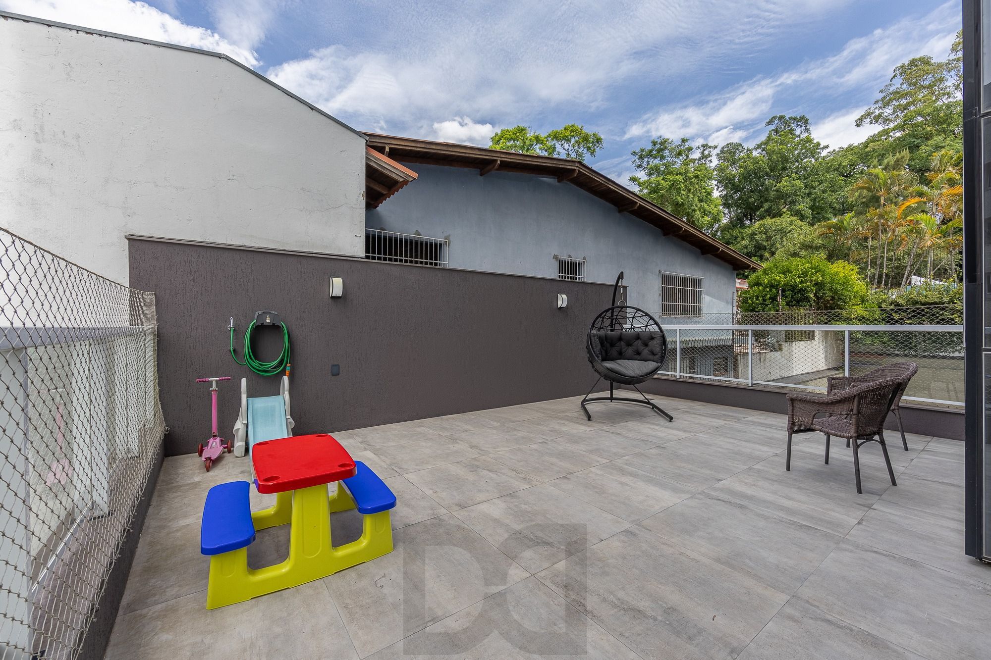 Apartamento Garden de 3 dormitórios no bairro Menino Deus - Porto Alegre. — foto 7