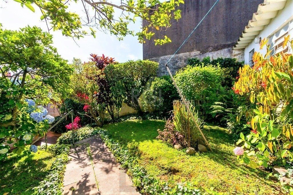 Casa de 424m² no Bairro Chácara Das Pedras — foto 28