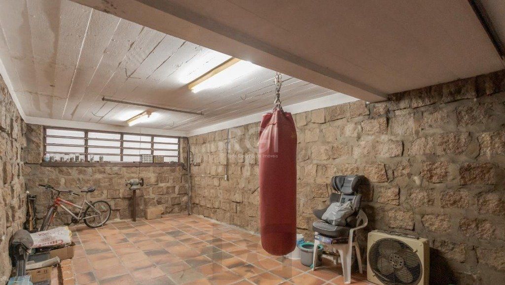 Casa para Venda - 327m², 4 dormitórios, sendo 1 suites, 3 vagas - Chácara das Pedras — foto 52