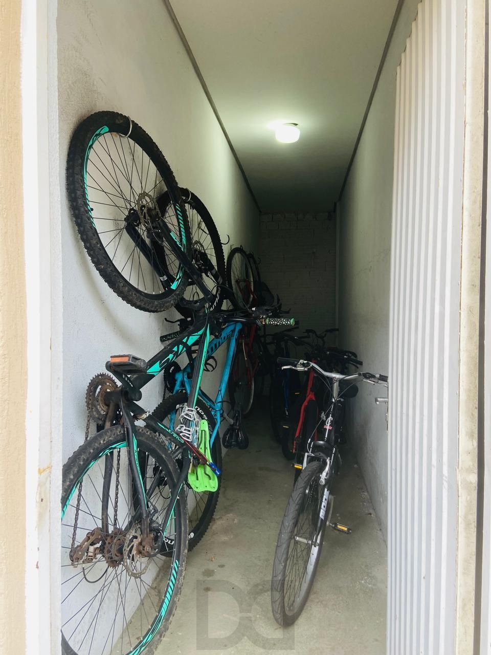 APTO DE 1 DORM, EM ANDAR ALTO, BEM ILUMINADO E AREJADO. PROXIMO À TERCEIRA PERIMETRAL — foto 13