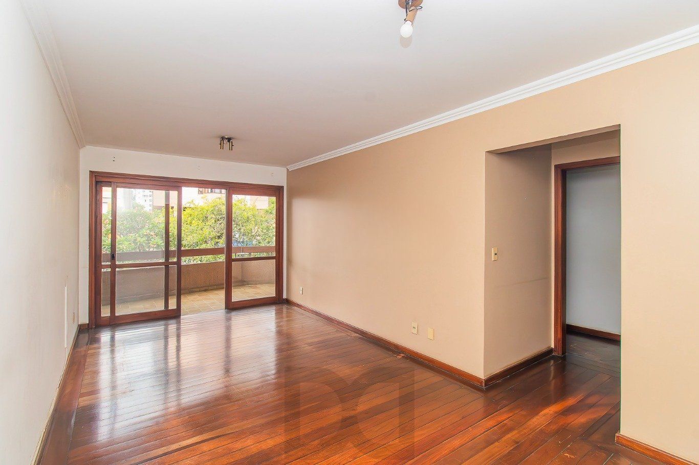 Apartamento de 2 dormitórios e 94m² à venda em Petrópolis, Porto Alegre. — foto 2