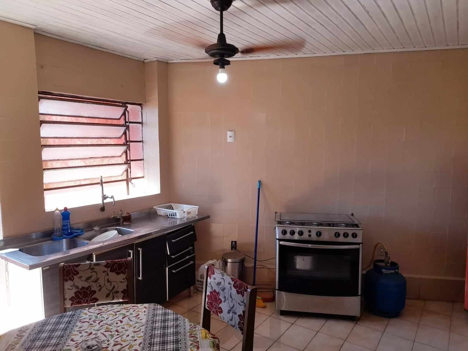 Casa à venda com piscina no bairro Glória, Zona Sul de Porto Alegre – 207m² construídos, pátio amplo e excelente potencial residencial — foto 12