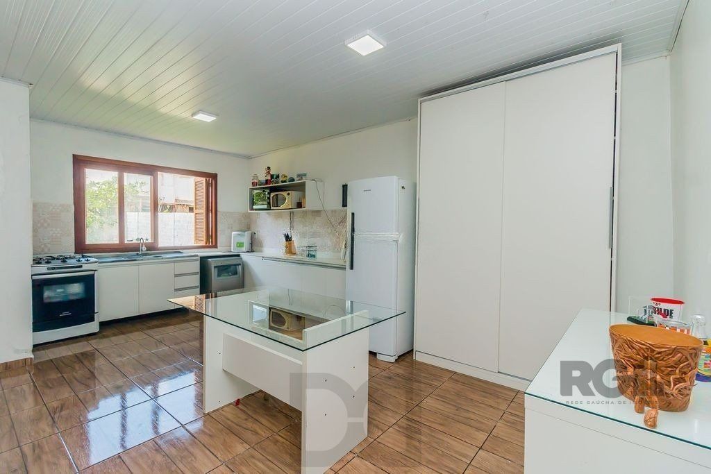 Casa de 2 dormitórios com 98m² no Bairro Lomba do Pinheiro — foto 10