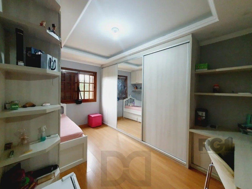 Casa com 3 dormitórios no bairro Lomba do Pinheiro — foto 23