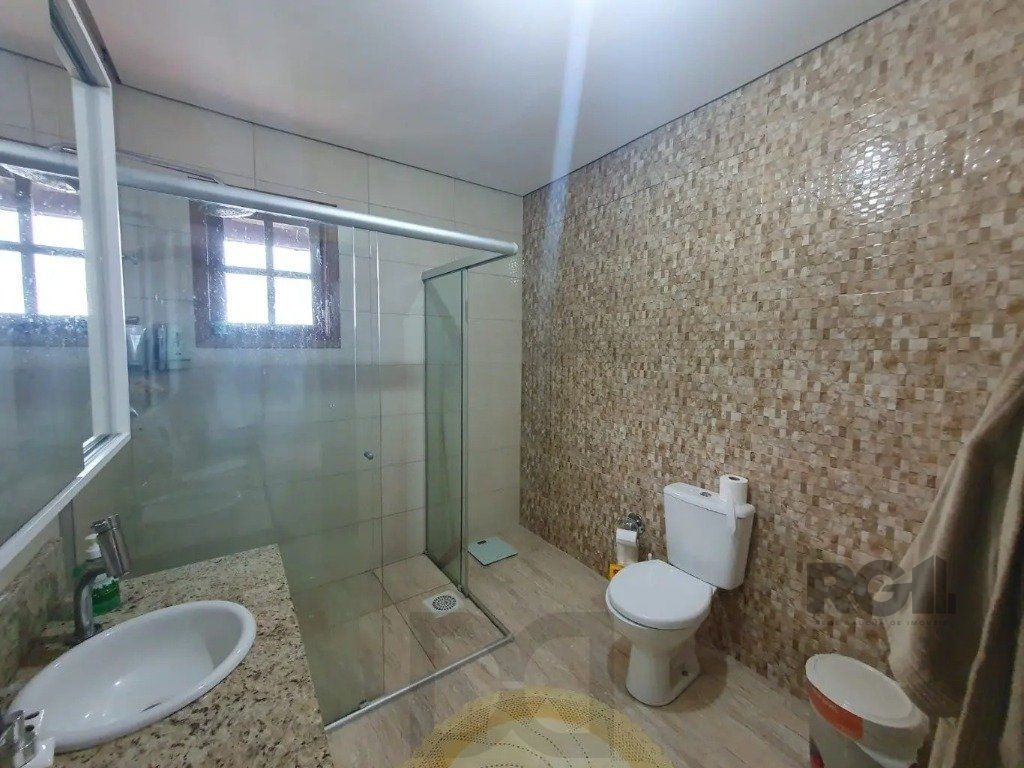 Casa com 3 dormitórios no bairro Lomba do Pinheiro — foto 17