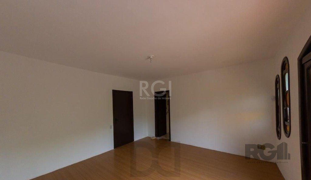 Casa para Venda - 450m², 4 dormitórios, sendo 3 suites, 5 vagas - Nonoai — foto 5