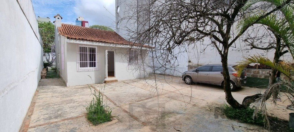 Casa de 2 dormitórios no bairro Petrópolis — foto 1