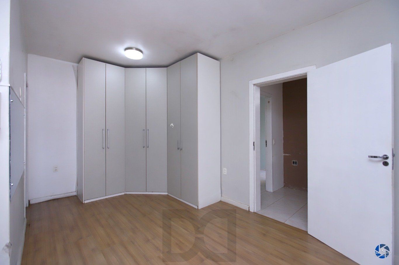 Casa com Edícula nos fundos, total de 5 dormitórios no Bairro gloria. — foto 43