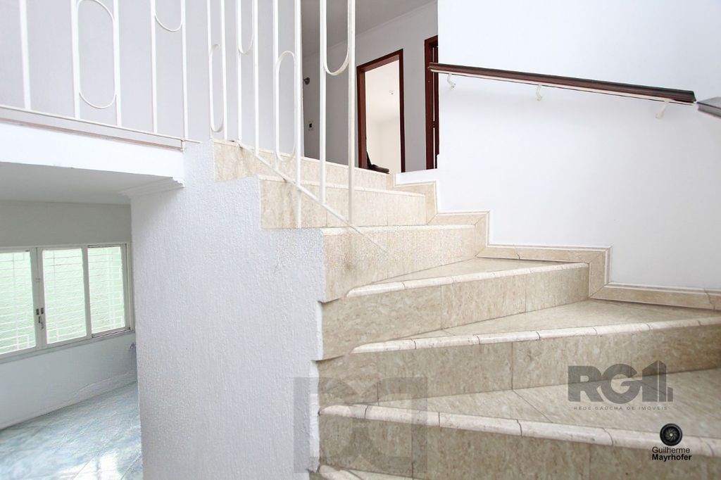 Casa com 5 suítes, 7 banheiros, 4 vagas no bairro Partenon — foto 10