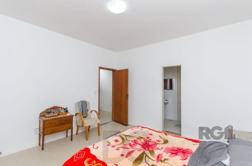 Casa de 4 dormitórios no bairro Três Figueiras — foto 10