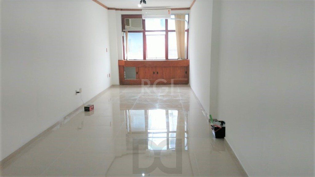 Conjunto/Sala para Venda - 37.47m², 0 dormitórios, Petrópolis — foto 1