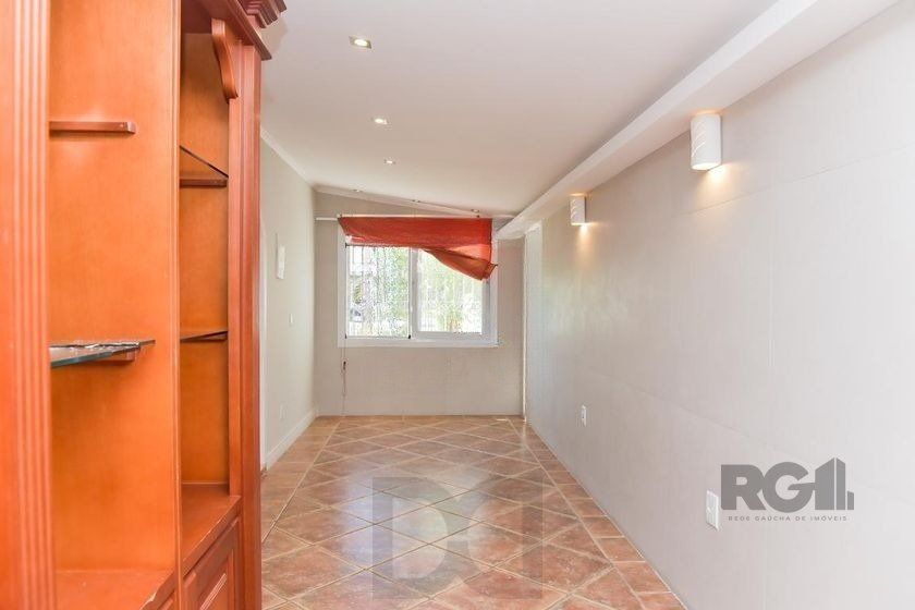 Casa de 197m² - 5 dormitórios, 3 vagas no bairro Rubem Berta — foto 8