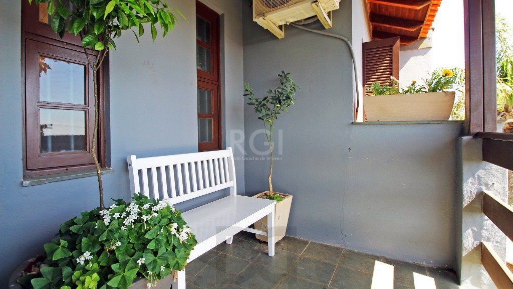 Sobrado 3 dormitórios, 1suíte, área gourmet com churrasqueira, piscina. — foto 30