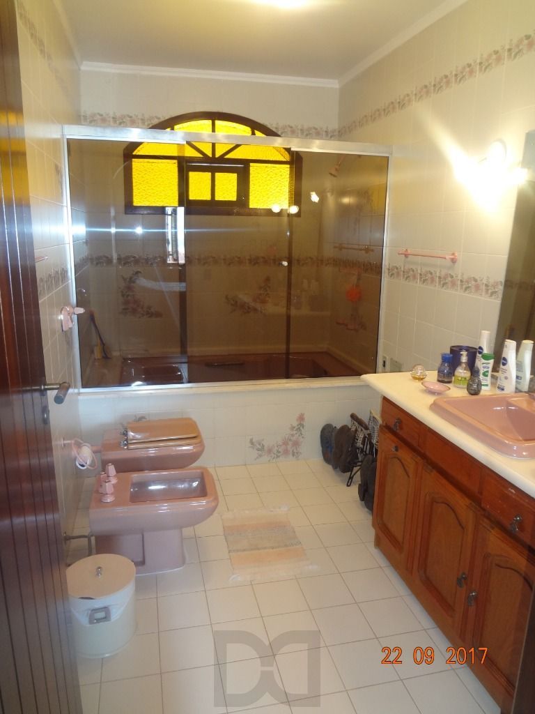 Casa para Venda - 365m², 4 dormitórios, sendo 2 suites, 6 vagas - Nonoai — foto 9