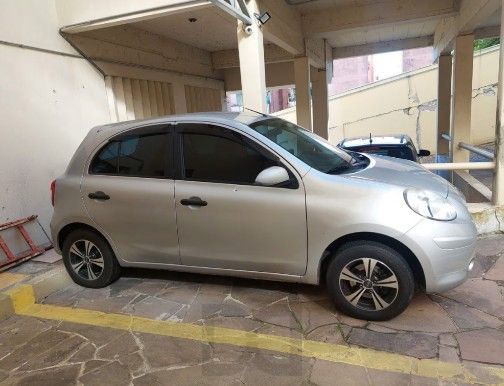 Apartamento de 2 dormitórios com sacada e 1 vaga de garagem no bairro Medianeira. — foto 13