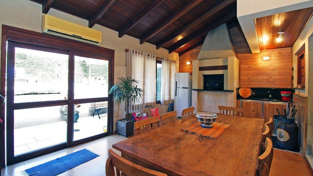 Sobrado 3 dormitórios, 1suíte, área gourmet com churrasqueira, piscina. — foto 11