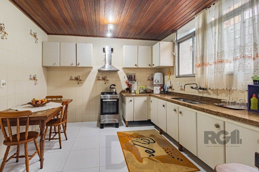 Casa de 3 dormitórios, no bairro Espírito Santo — foto 7