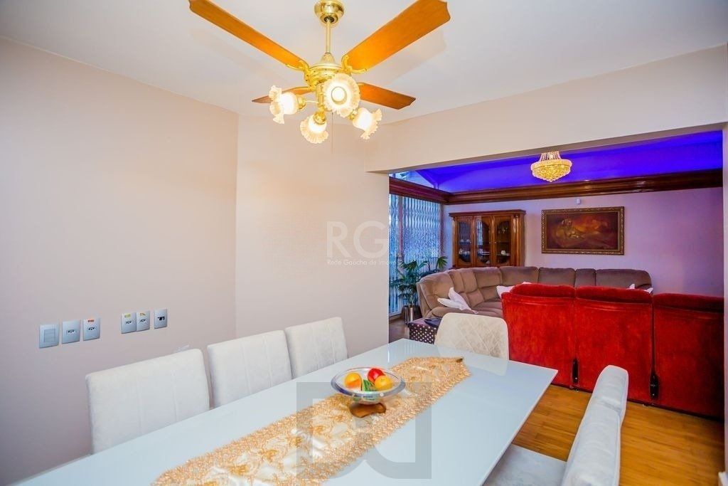 Belíssima casa de 375m² e 04 dormitórios sendo 01 suíte. — foto 12