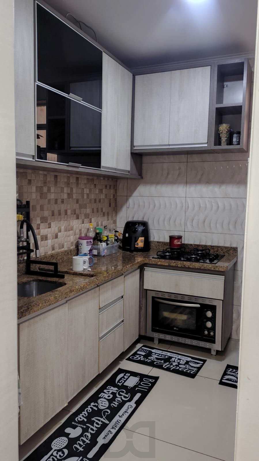 Apartamento de 3 dormitórios com vaga de garagem coberta e escriturada no bairro Partenon. — foto 5