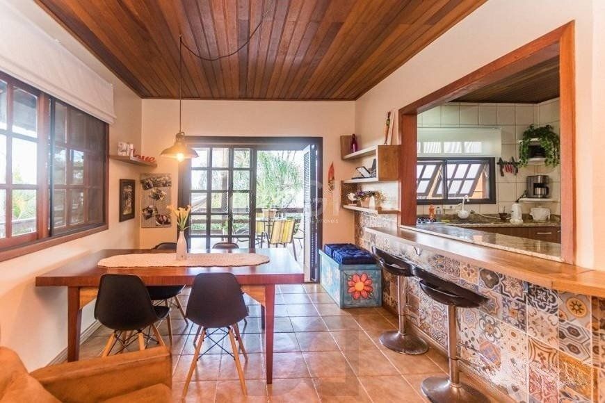 CASA DE 2 DORMITÓRIOS, PISCINA, CHURRASQUEIRA E 2 VAGAS DE GARAGEM NO BAIRRO HÍPICA — foto 4