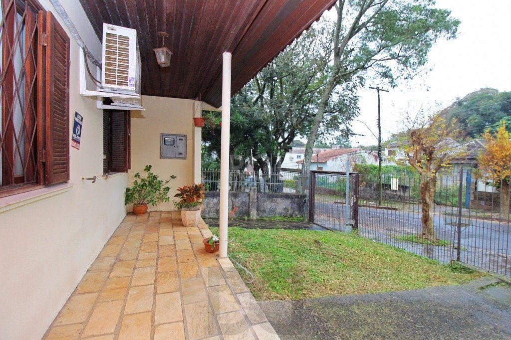 Casa para Venda - 150m², 4 dormitórios, sendo 1 suites, 3 vagas - Nonoai — foto 5